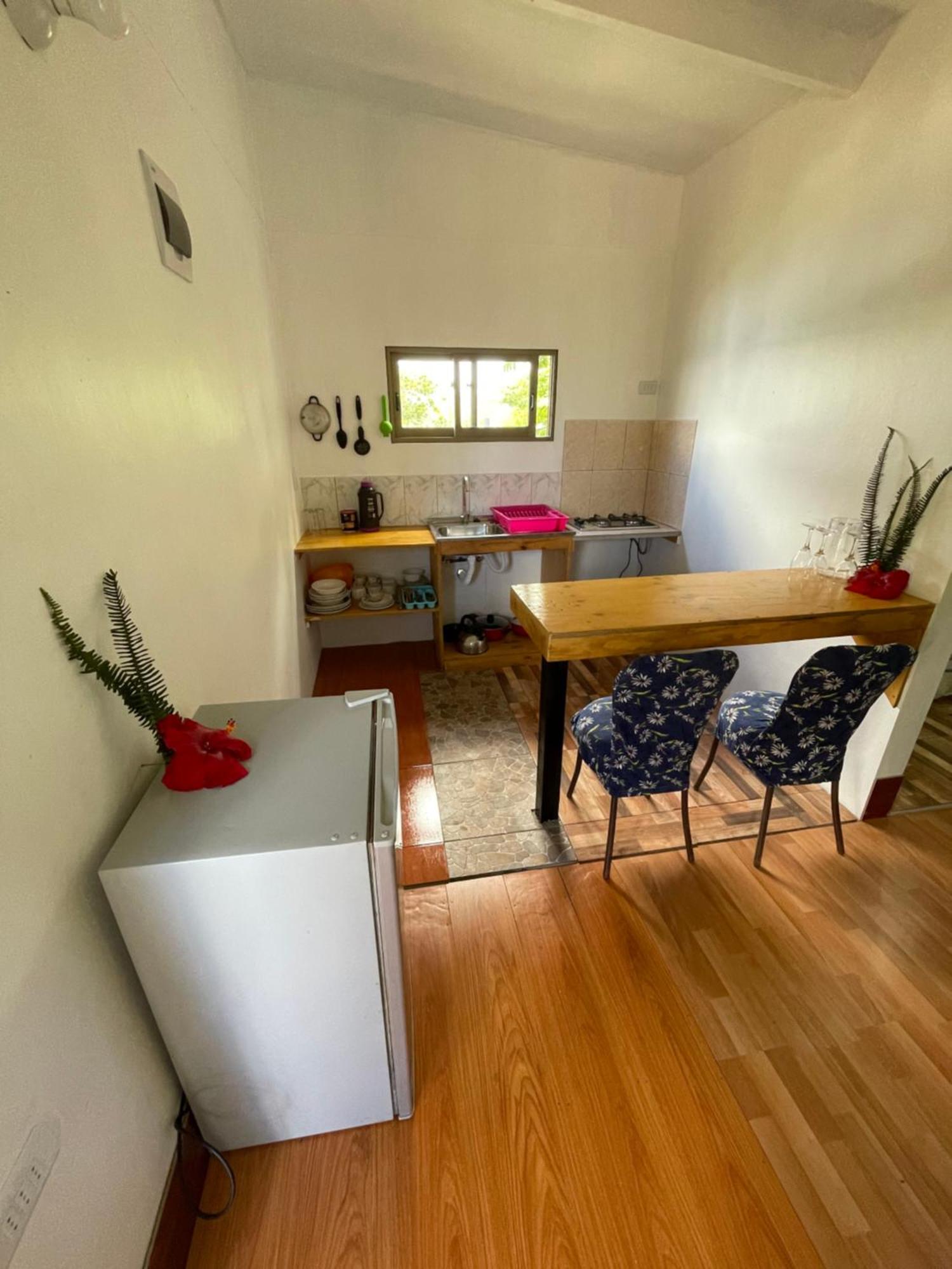 Pua Vaenga Hostel Χάνγκα Ρόα Εξωτερικό φωτογραφία