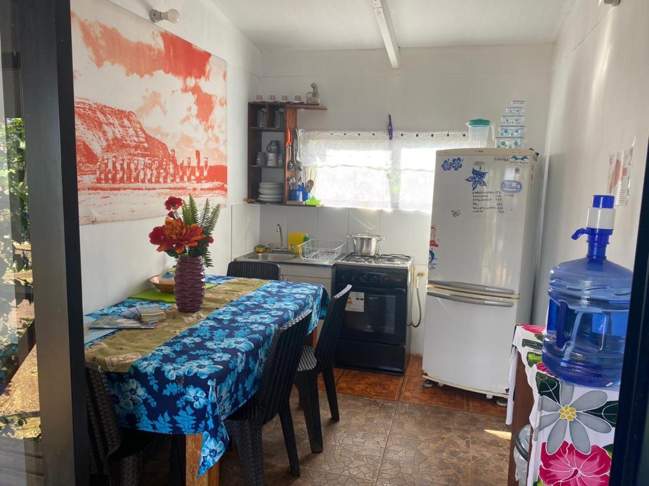 Pua Vaenga Hostel Χάνγκα Ρόα Εξωτερικό φωτογραφία