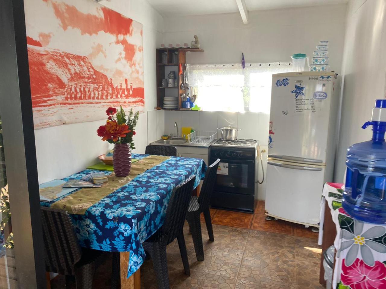 Pua Vaenga Hostel Χάνγκα Ρόα Εξωτερικό φωτογραφία