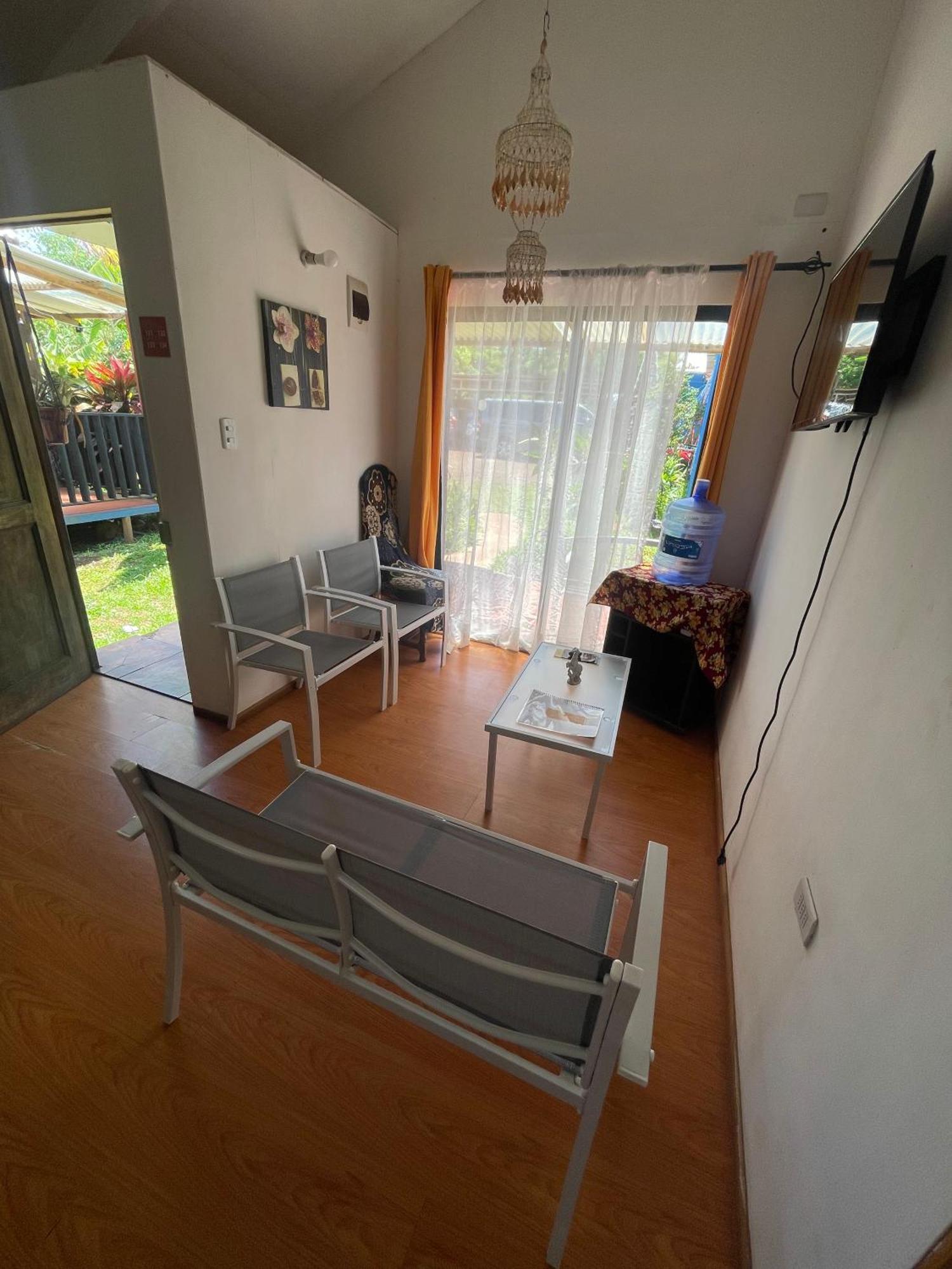 Pua Vaenga Hostel Χάνγκα Ρόα Εξωτερικό φωτογραφία