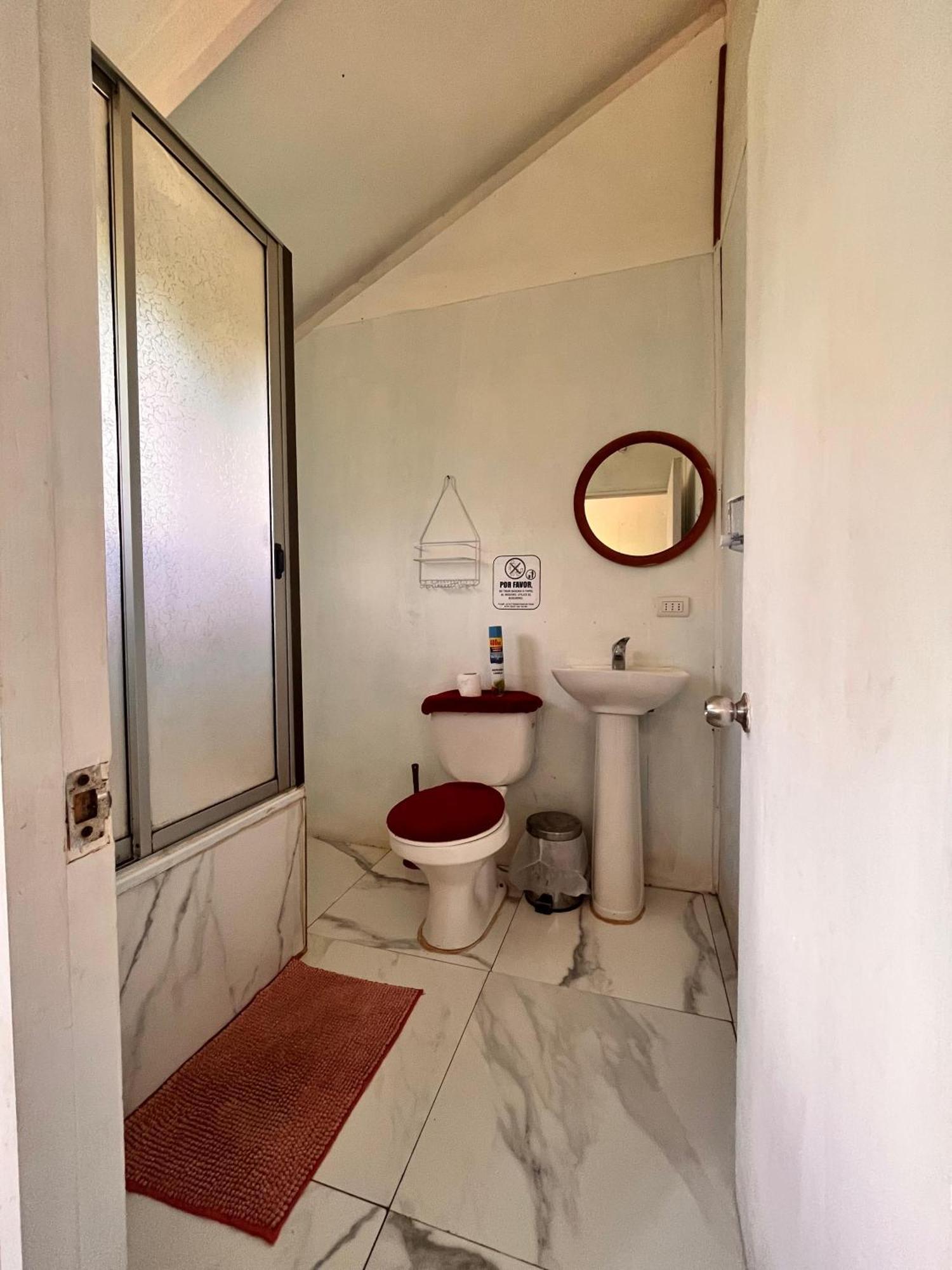 Pua Vaenga Hostel Χάνγκα Ρόα Εξωτερικό φωτογραφία